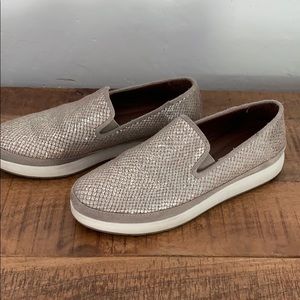 Donald J Pliner  metallic silver shoes